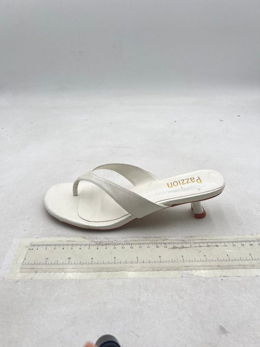 Pazzion White Flip Flops Open Toe Low Heels Thong Sandals Casual Daily Shoe